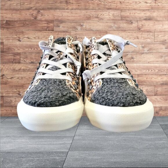 New JESSICA SIMPSON Folliah Studded Sneakers - Picture 3 of 7